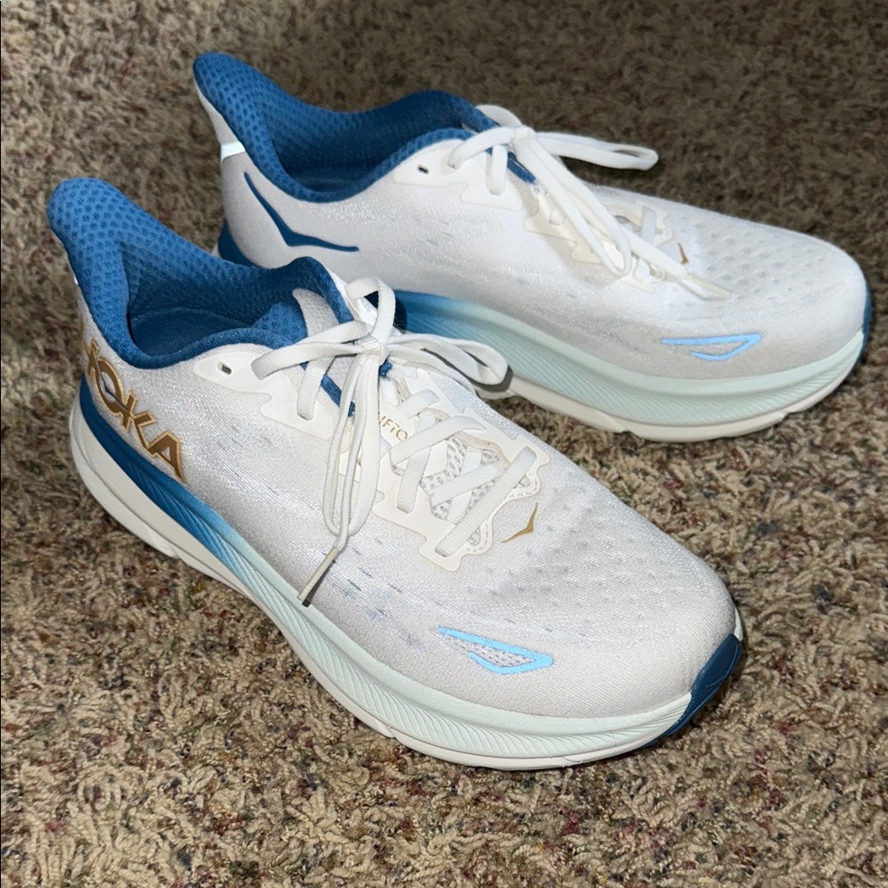 Hoka Men’s Clifton 9 White and Blue Running shoes size 7.5D